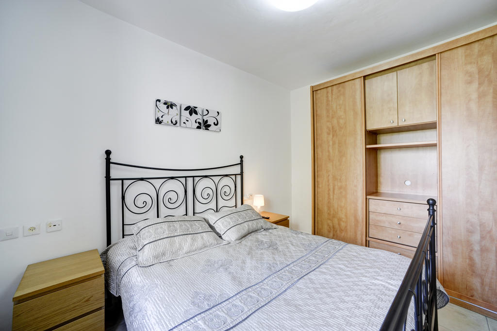 One-Bedroom Apartment West 20 Nechamya Street